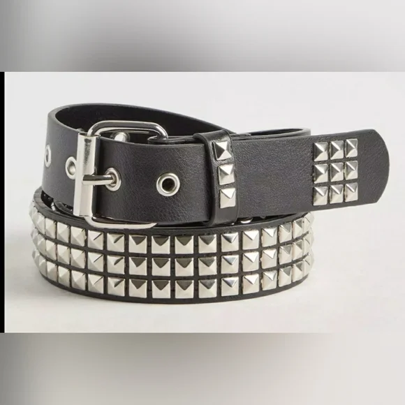 torrid | Accessories | Torrid Black And Silver Pyramid  display picture 1